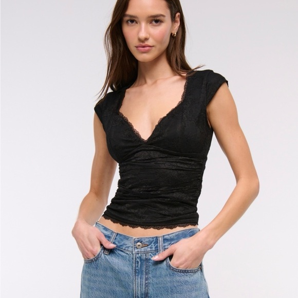 Abercrombie & Fitch Tops - Abercrombie & Fitch Bra- Free Lace Top